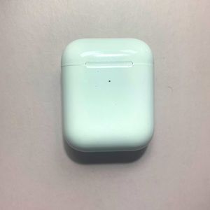 Bluetooth wireless headphones w/ iPhone charging port